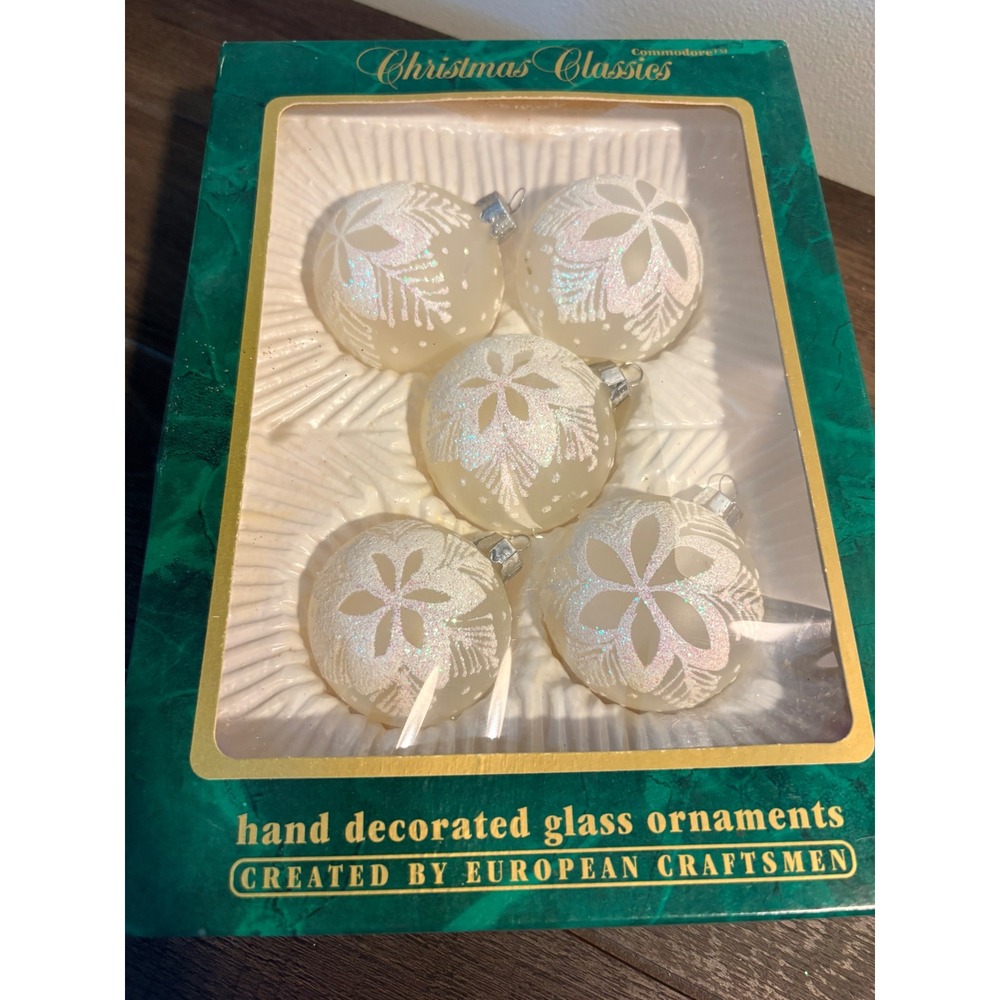 Commodore Christmas Classics Hand Decorated Glass Ornaments Set of 5 Cream White